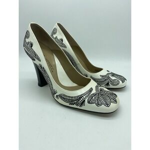Jessica Bennett Jhavana Embroidered Heels Cream/Black Size 9M GOOD